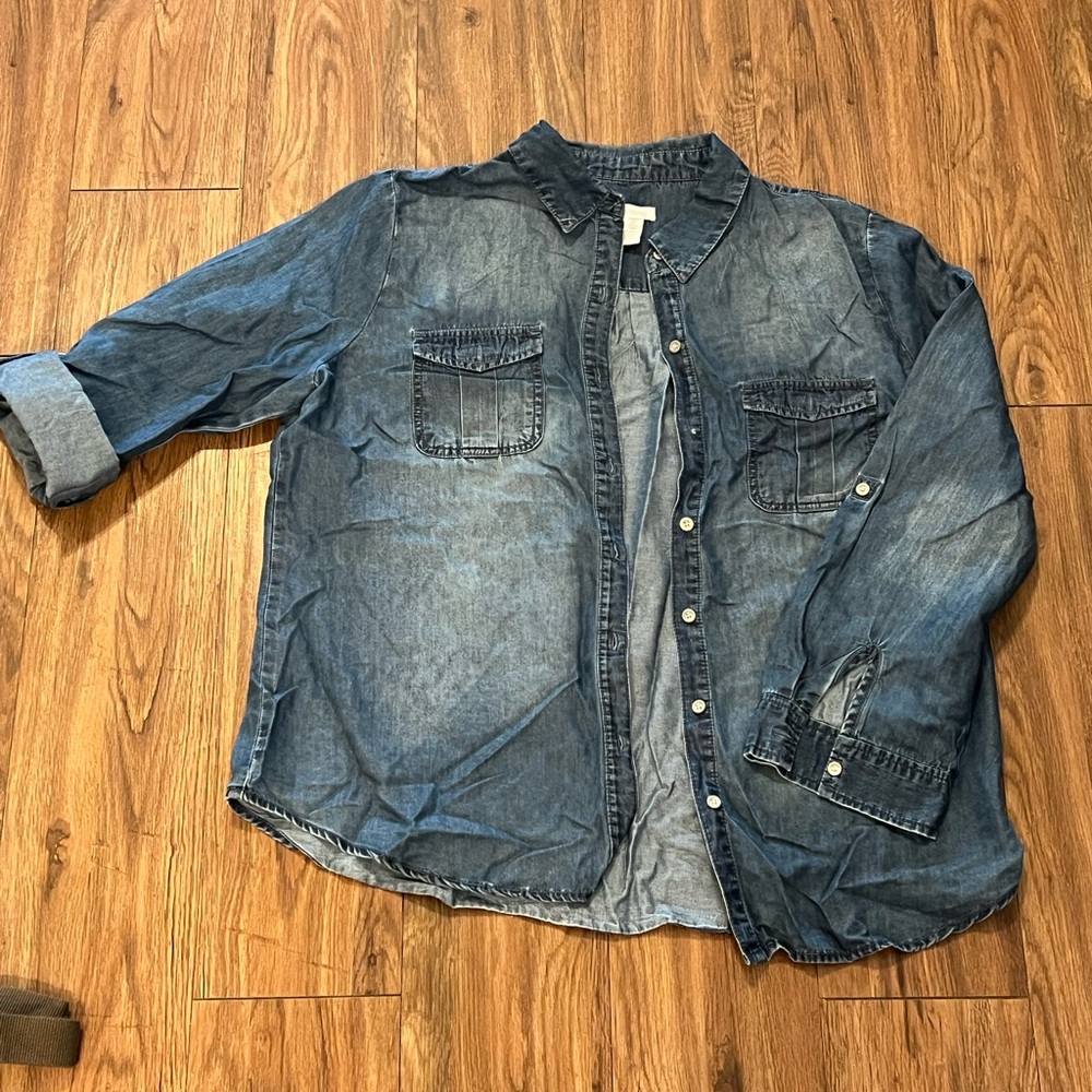 EUC Chicos denim shirt size 2